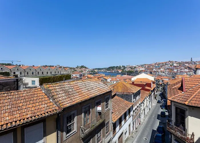 Liiiving In Gaia - The Wine Side Vila Nova de Gaia